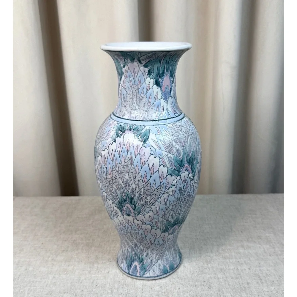 Vintage TOYO Plumage Fantasy Porcelain Vase Pastel Chinoiserie 10